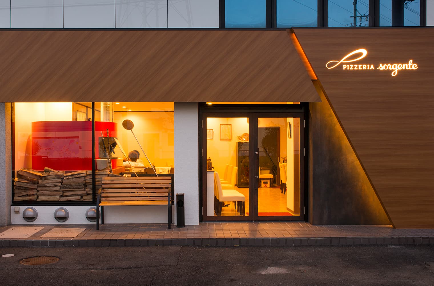 pizzeria sorgente サイン計画施工